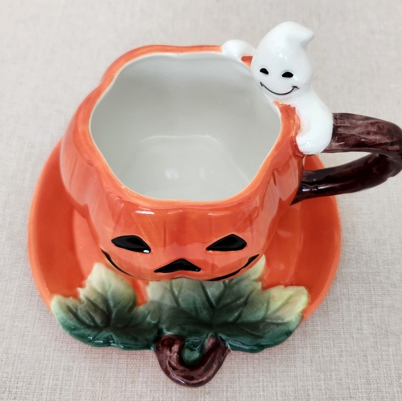 Corner Ruby Halloween Jack o Lantern w/ Ghost Teacup Set, Pumpkin Saucer & Spoon - Picture 3 of 10
